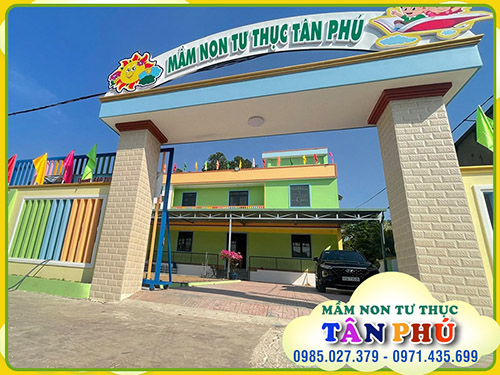 Khung cảnh sân trường